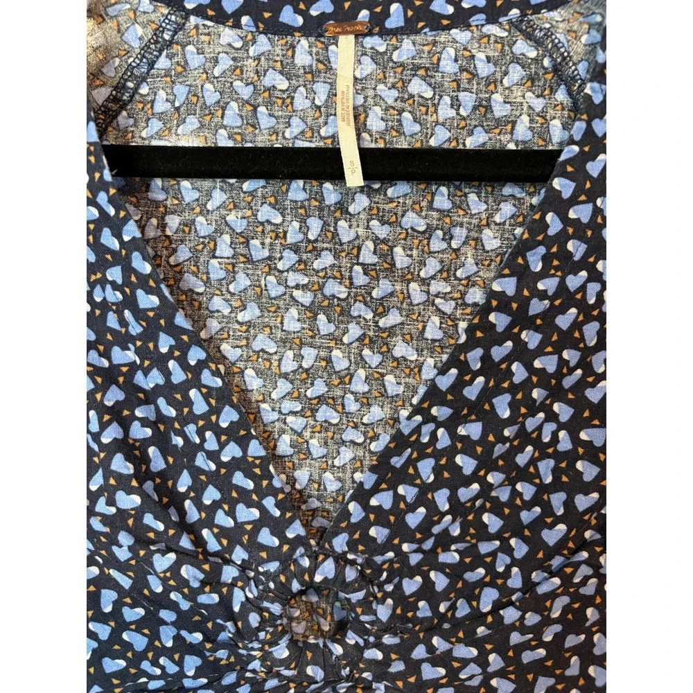 Free People Blue Heart Print Twist Front Crop Top Womens Small Linen Blend Boho - Picture 4 of 6